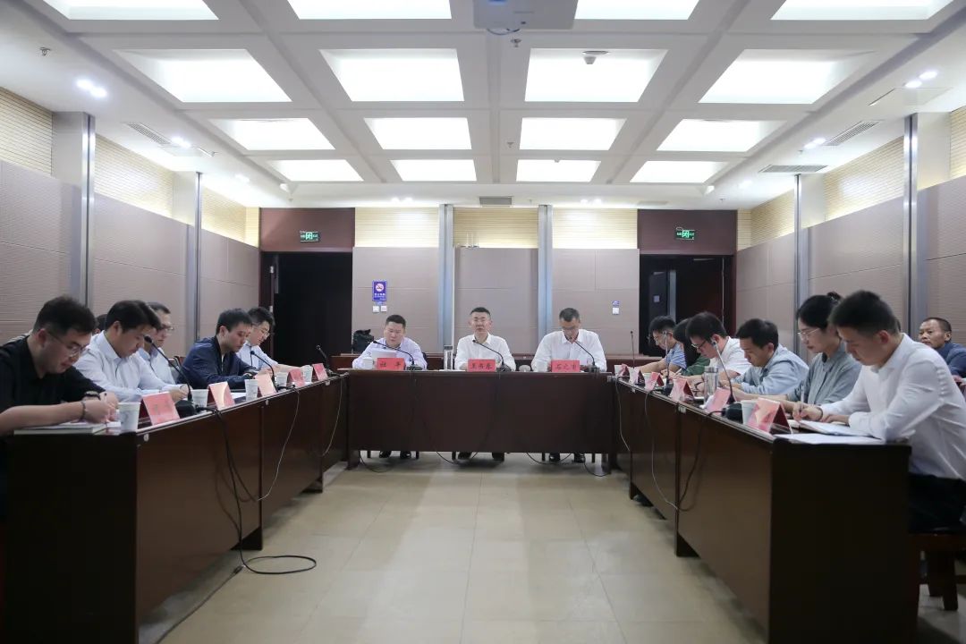 我区召开赴沪苏浙跟班学习干部座谈会 王书春出席会议并讲话